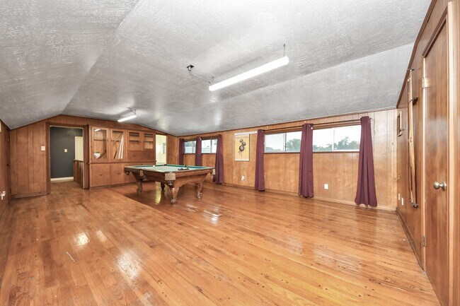 Building Photo - 5001 Glenhaven Dr