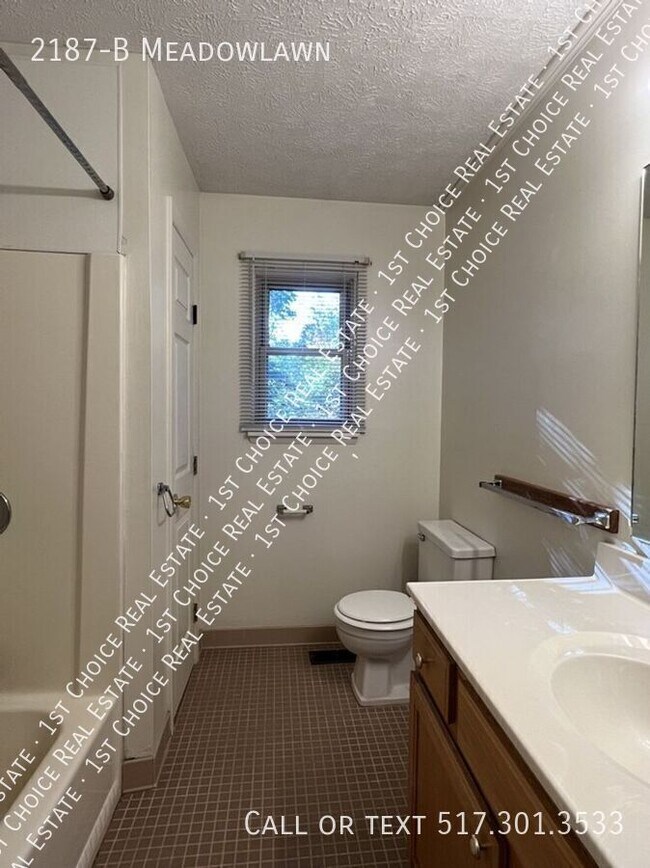 Building Photo - 2187-B Meadowlawn-