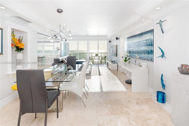 Building Photo - 3140 S Ocean Dr