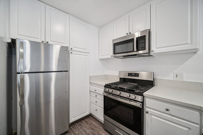 Interior Photo - 4200 S Harbor Blvd