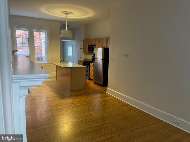 Building Photo - 324 S Juniper St