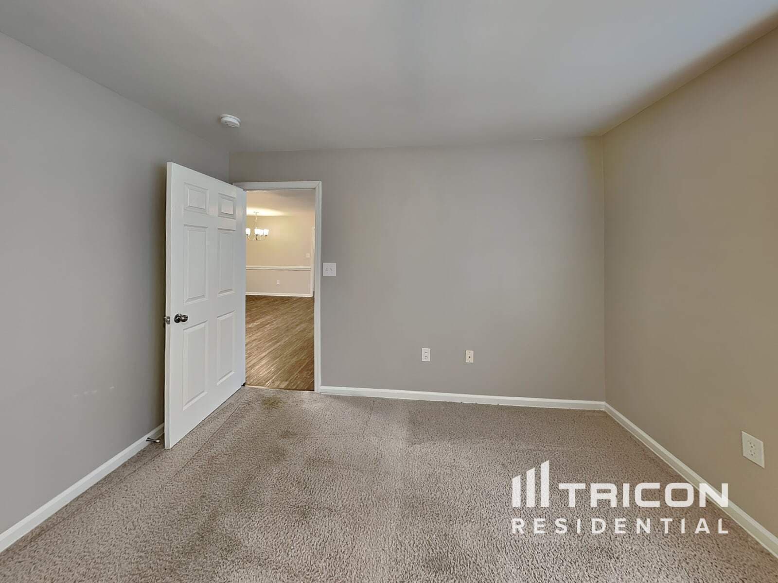 Building Photo - 1657 Lemming Dr SE
