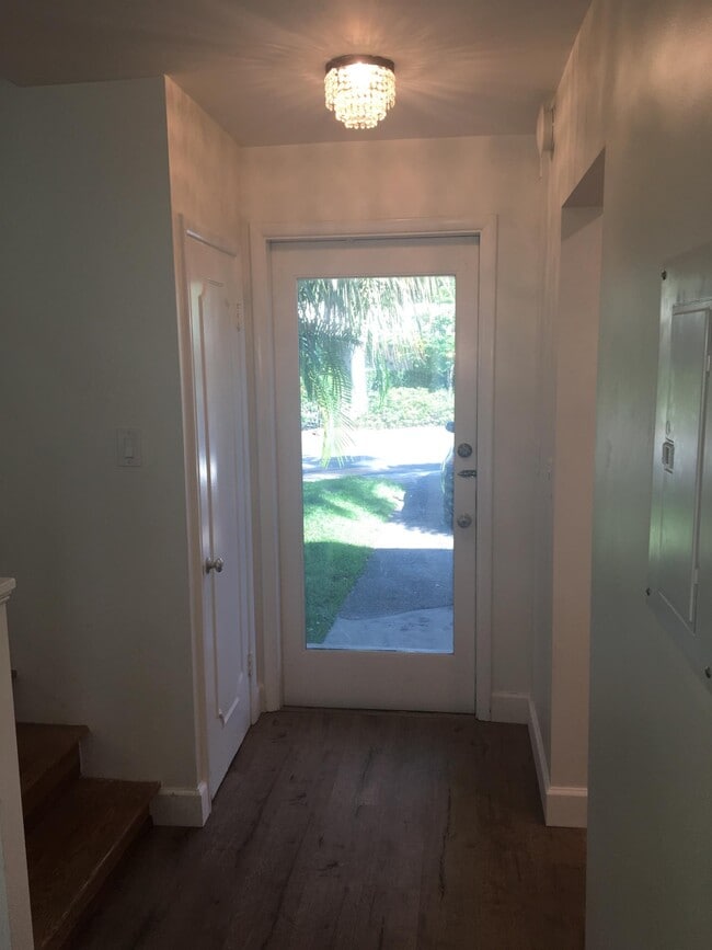 Building Photo - 27 E Rd