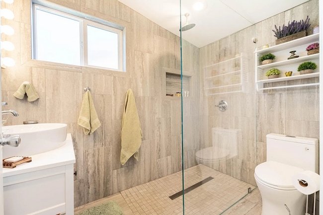 Building Photo - 2120 N Valley St