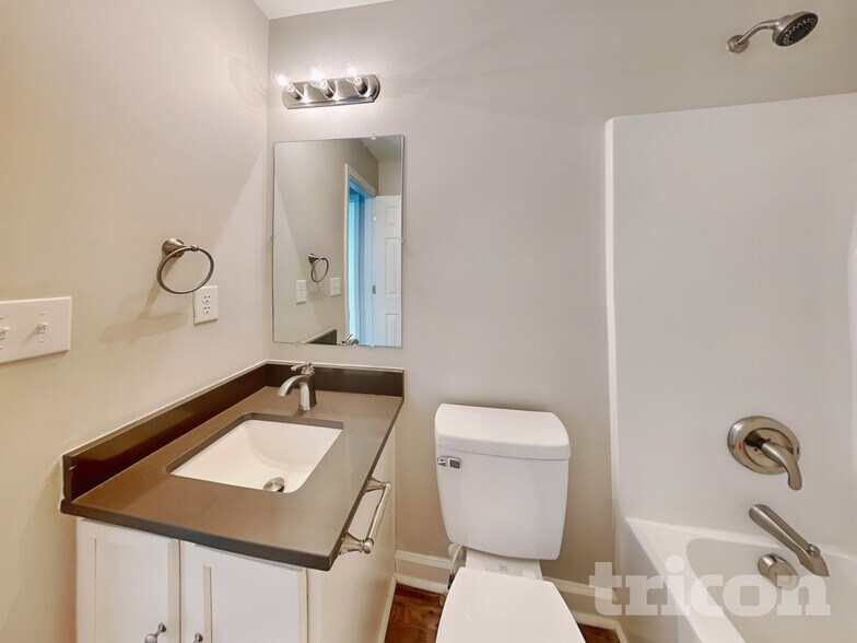 Building Photo - 3933 Far West Dr