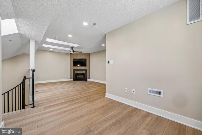 Building Photo - 12904 Churchill Ridge Cir