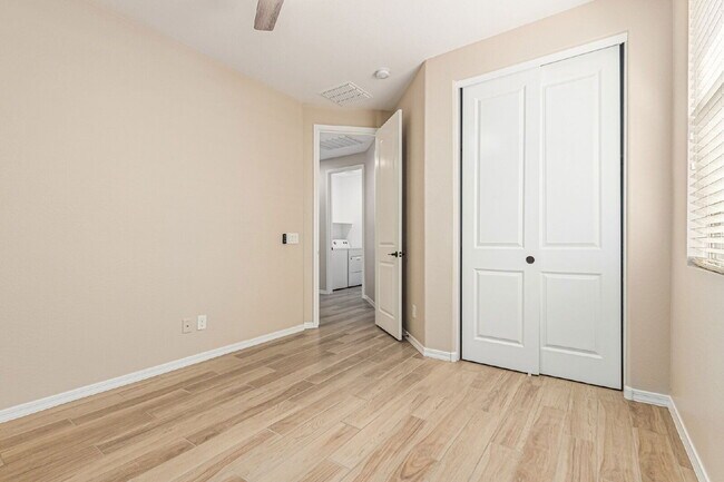 Building Photo - 19874 W Devonshire Ave