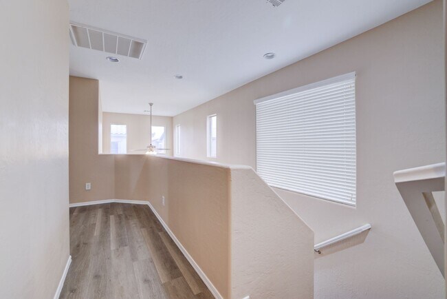 Building Photo - ***MOVE IN SPECIAL*** Spacious 3-Bed Home w/ Private Paver Patio in Gated Community w/ Pool & Park