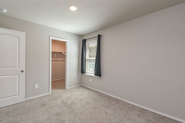 Building Photo - 21540 Rustic Elm Dr