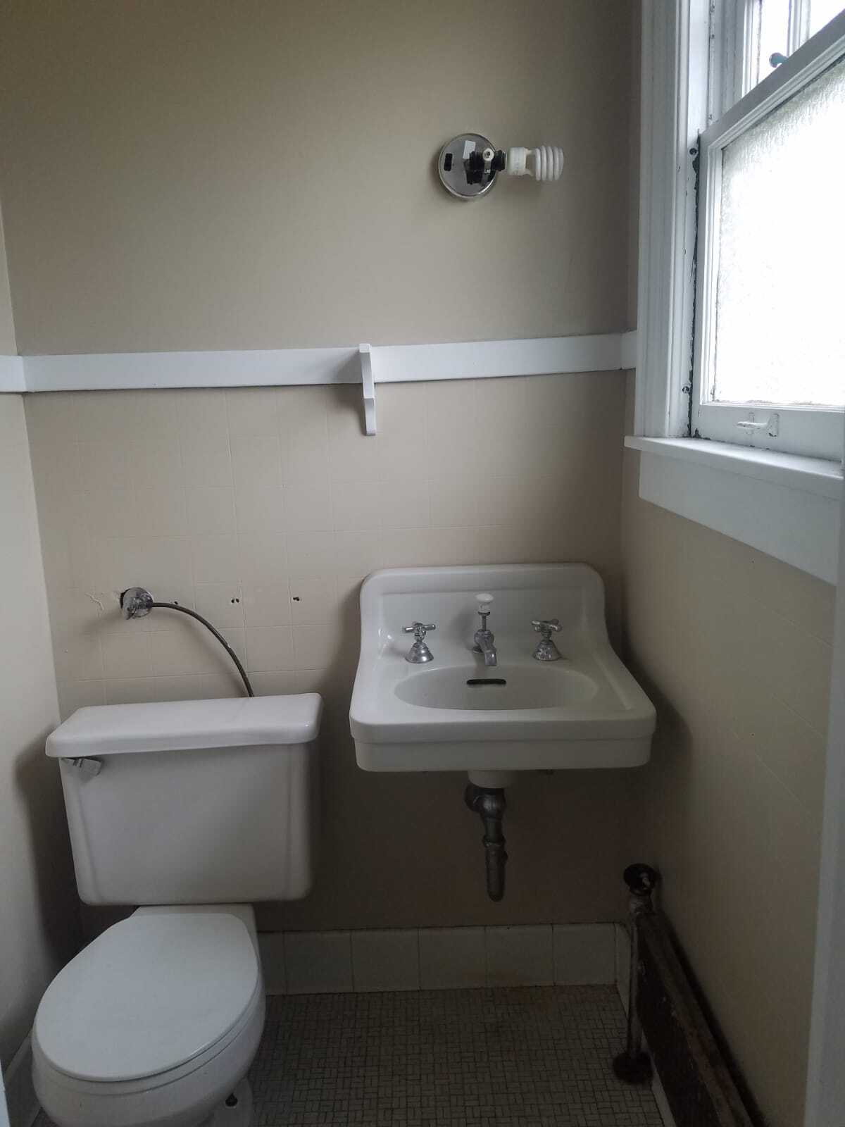 Building Photo - 265 Main St