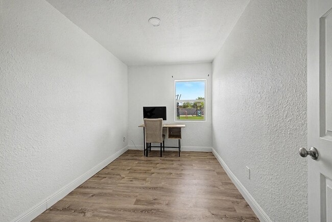 Building Photo - 6315 E Delcoa Ave