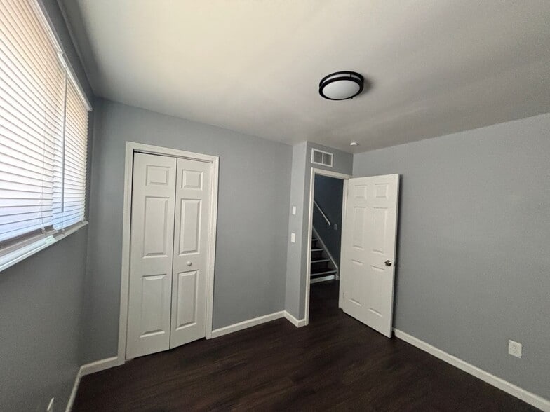 Building Photo - 8145 Lozier Ave