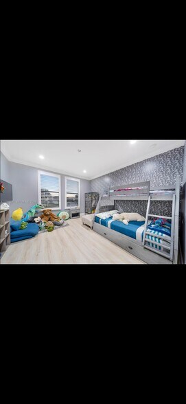 Building Photo - 16849 Pierre Cir