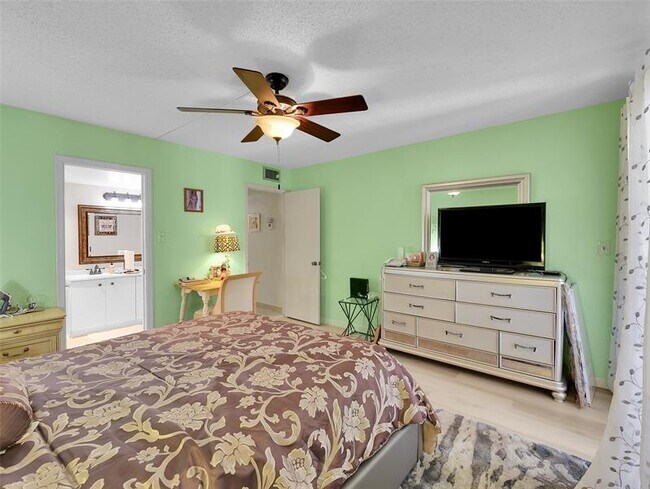 Building Photo - 3405 Bimini Ln