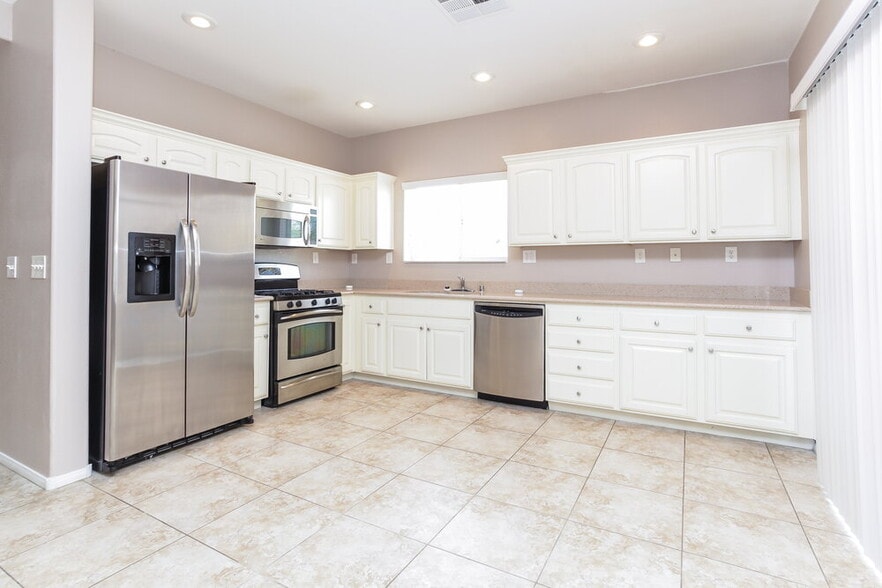 Building Photo - 944 Lucky Bamboo Dr