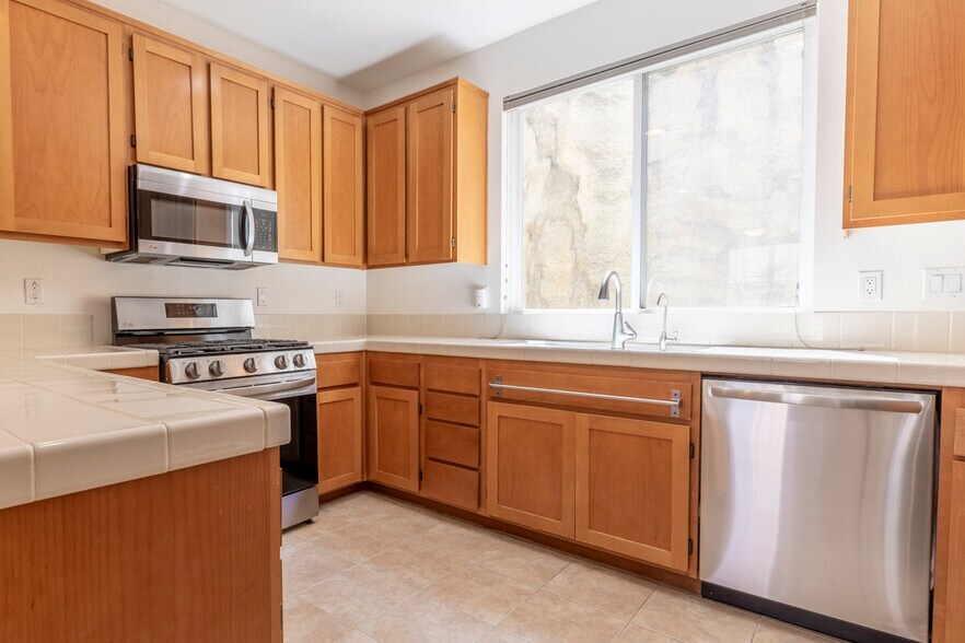 Building Photo - 1143 Terracina Ln