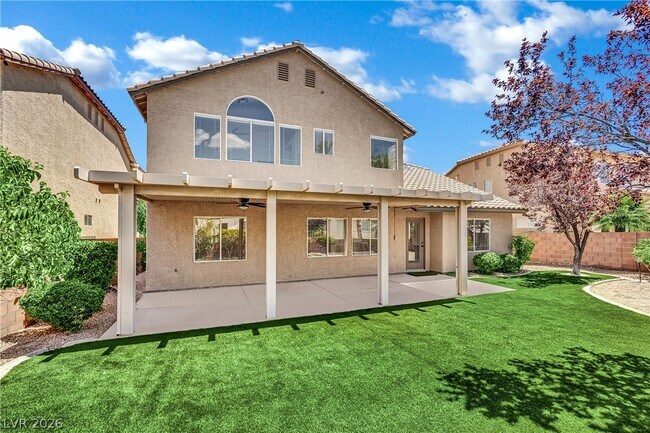 Building Photo - 2560 Sundew Ave