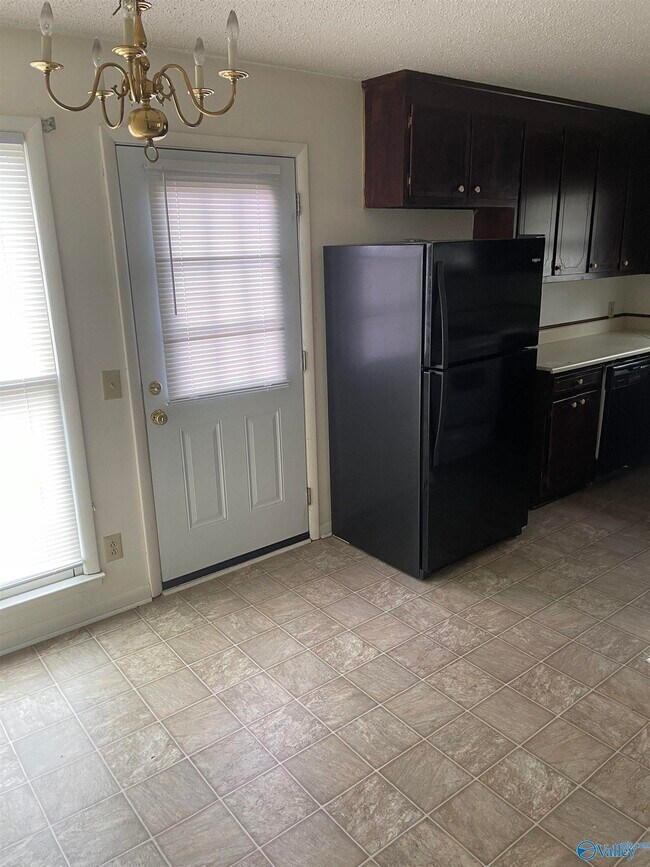 Building Photo - 6209 Friar Tuck Dr NW