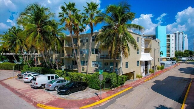 Building Photo - 1441 Lincoln Rd