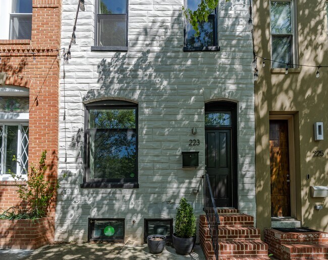 Building Photo - 223 S Collington Ave