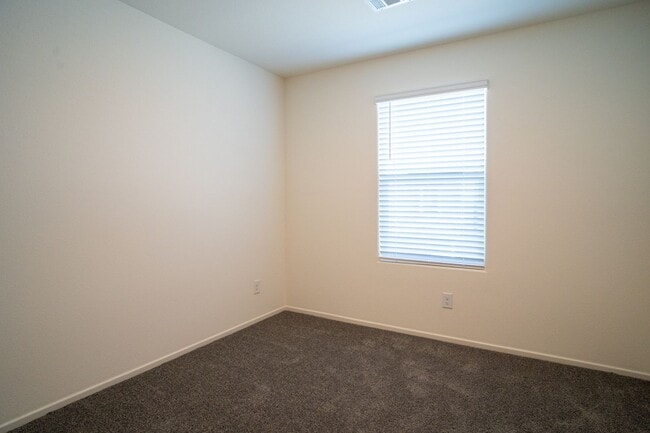 Building Photo - Modern 3-Bedroom, 3-Bathroom Home with Sma...