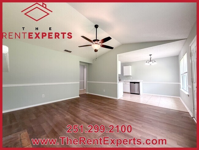 Building Photo - 9760 Royal Woods Dr N