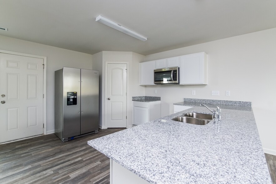 Building Photo - 859 Ashbury Ln
