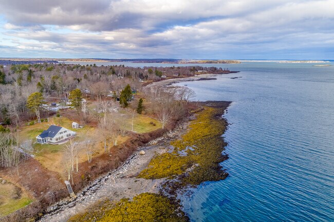 Building Photo - 14 Artist Point Rd