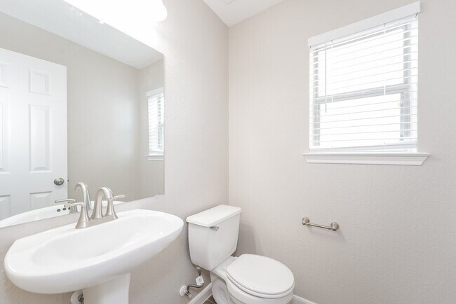 Building Photo - 20714 Tayman Oaks Dr