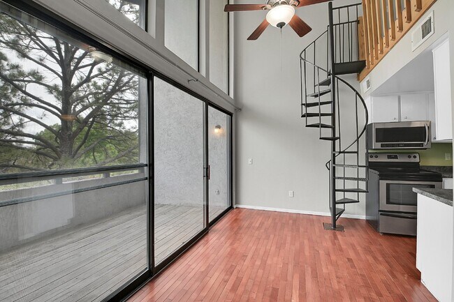 Building Photo - $1,900.00 - 2 Bedroom, 1 Bathroom, Condo i...