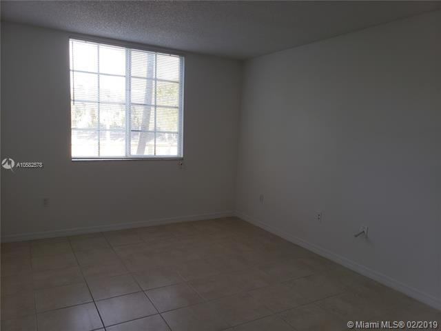 Building Photo - 777 SW 111th Way