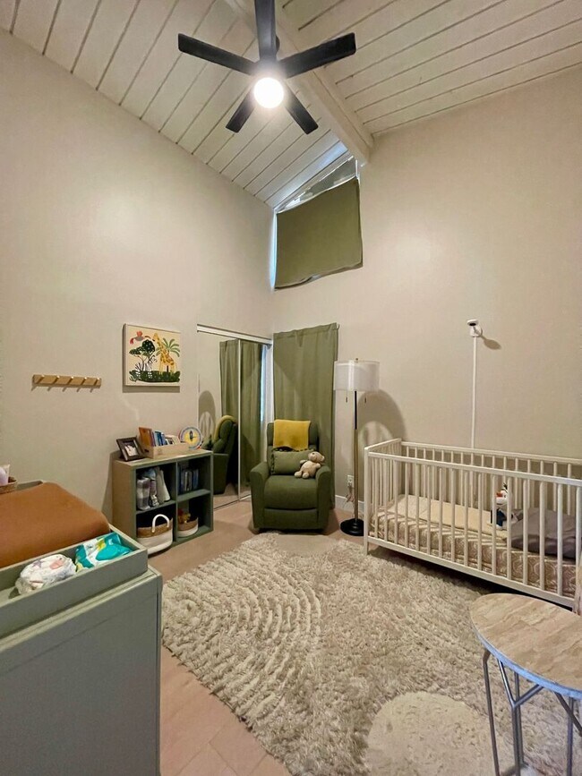 Building Photo - Gorgeous Mid century Modern home in San Ca...