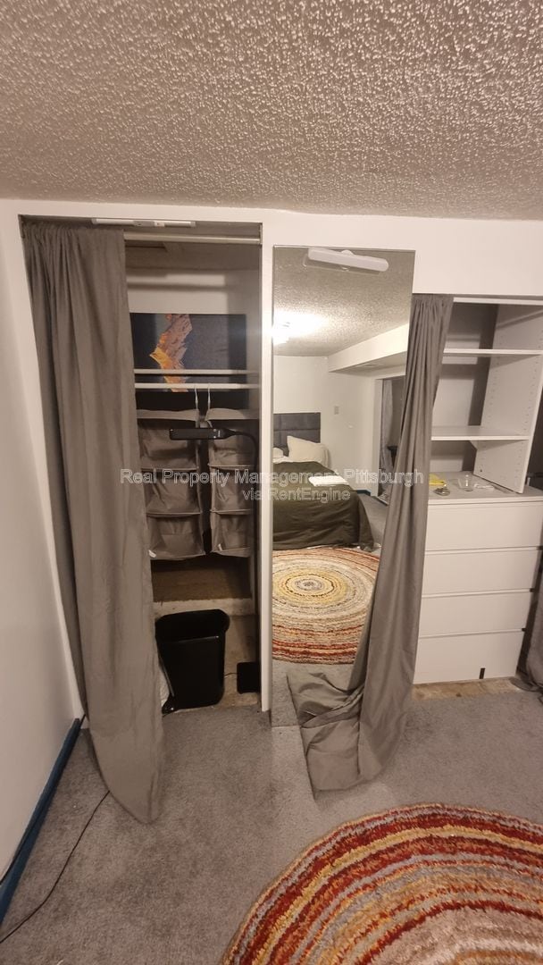 Building Photo - 433 Ella St