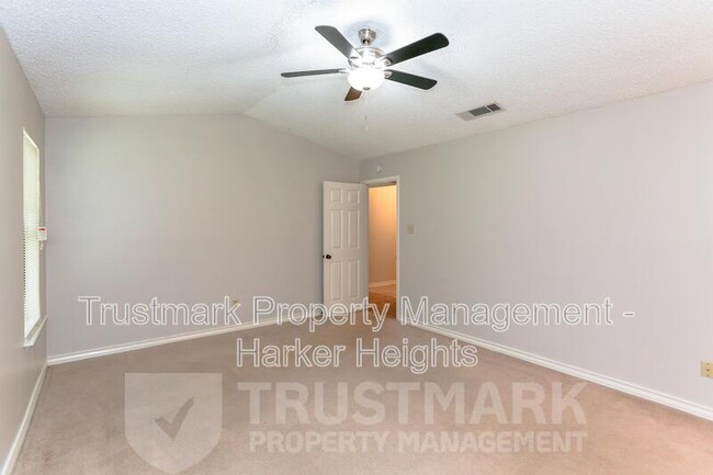 Building Photo - 1505 Spicewood Cir