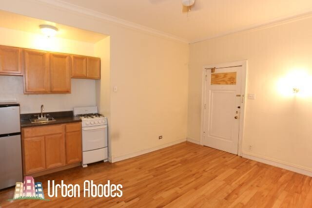 Building Photo - 4542 N Damen Ave