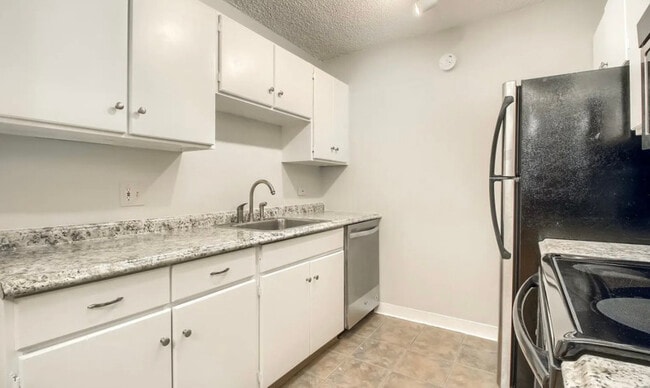 Building Photo - 550 E 12th Ave