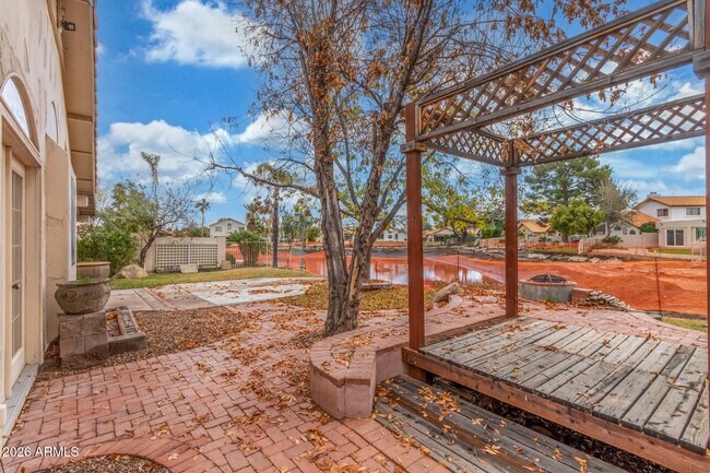 Building Photo - 1629 S Ash Dr