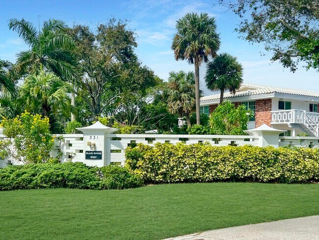 Building Photo - 331 Tequesta Dr