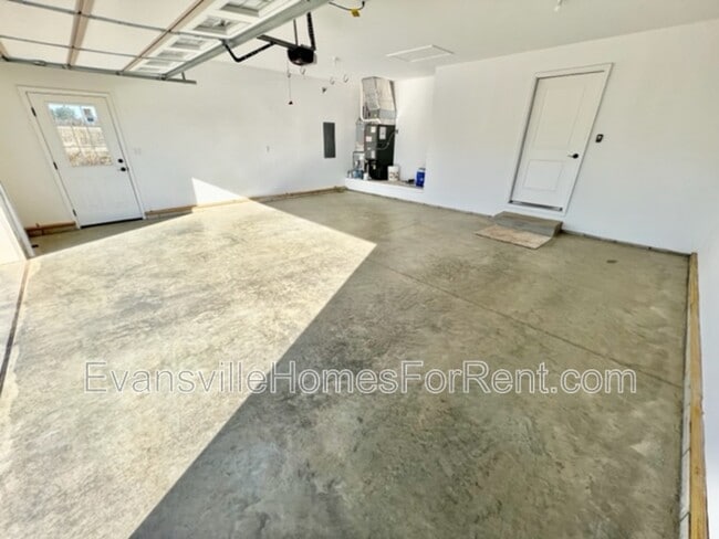 Building Photo - 7420 Lyman Ct