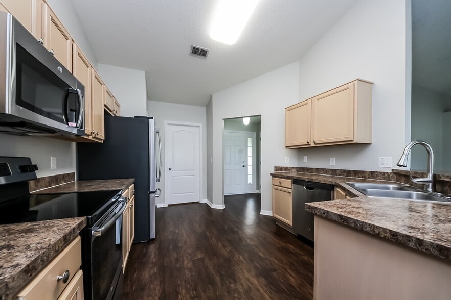 Building Photo - 3623 Doe Run Dr