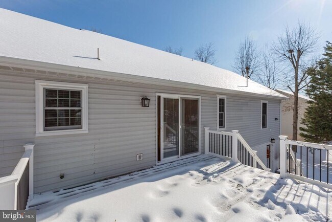 Building Photo - 11806 Camelot Way