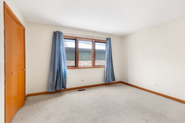 Building Photo - 1632 Poplar Ln