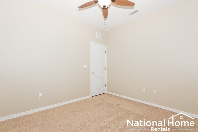 Building Photo - Marvelous Home in Spring Hill, Florida!