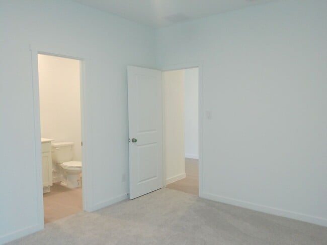 Building Photo - 2846 Westeros St