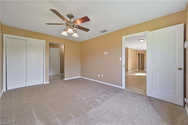 Building Photo - 1521 SE 1st Terrace