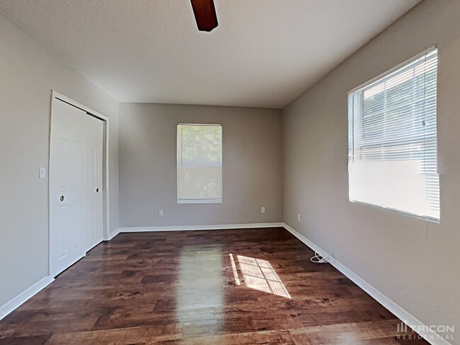 Building Photo - 705 Crimson King Trce