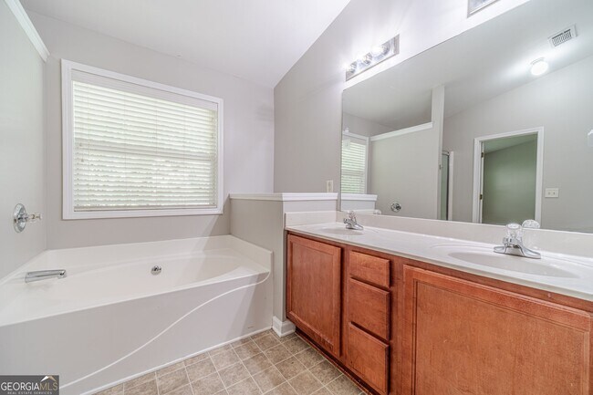 Building Photo - 1346 Upshur Pl NE