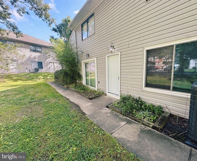 Building Photo - 807 Windstream Way