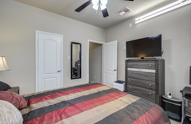 Building Photo - 7610 River Pass Dr