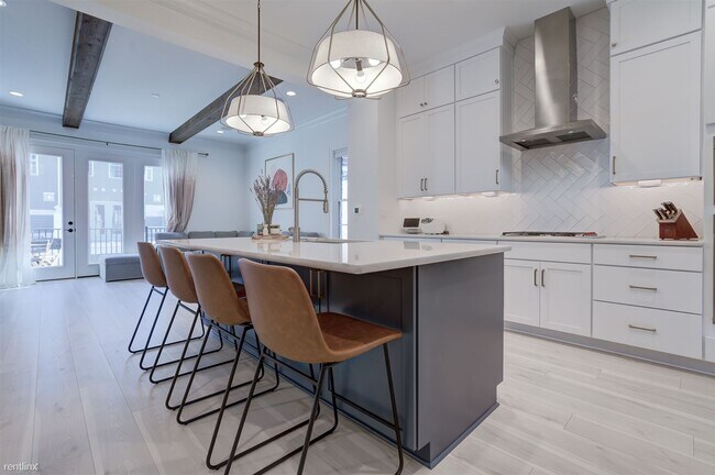 Building Photo - 5 br, 4.5 bath Townhome - 342 Purbrook Ln